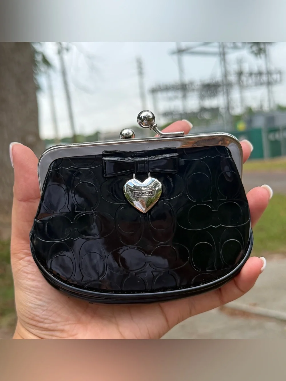 Vintage Coach Black Patent Leather Kisslock Coin Purse